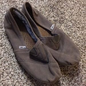 Toms slip ons
